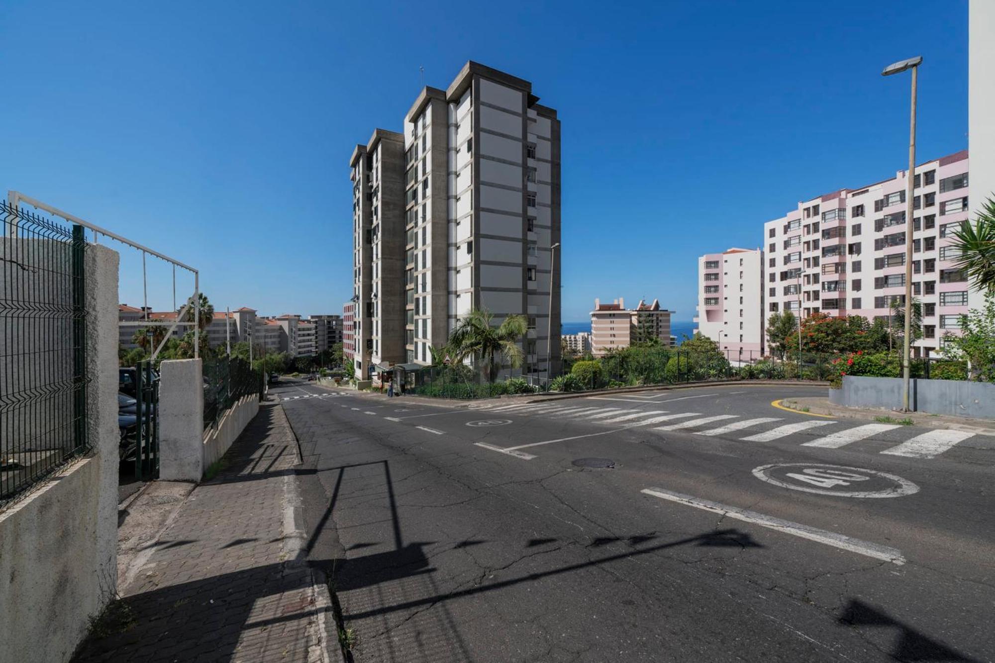 Apartamento America By An Island Apart Funchal  Bagian luar foto